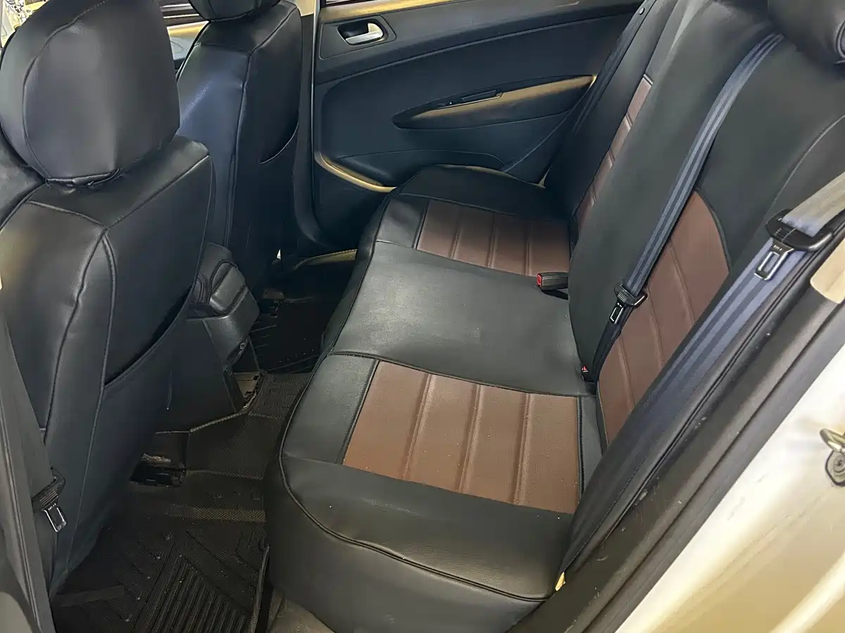 Peugeot 308 2014 Model Joy Edition Classic 1.6L Manual Superior Style фото 10