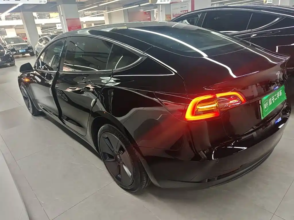 Фото 5 - Tesla Model 3