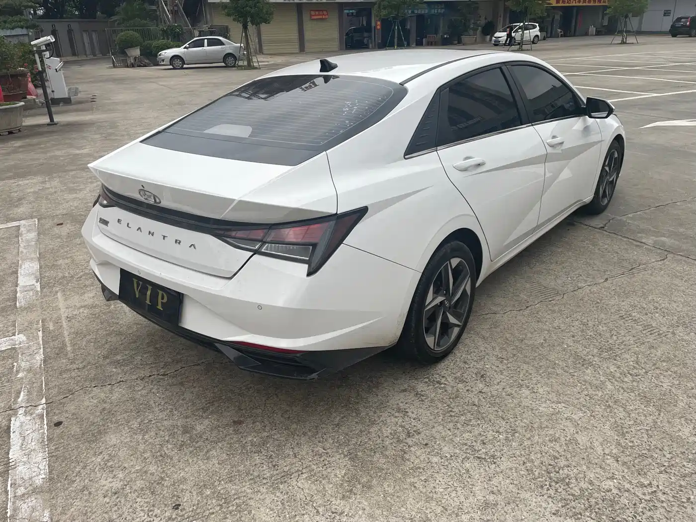 HYUNDAI ELANTRA