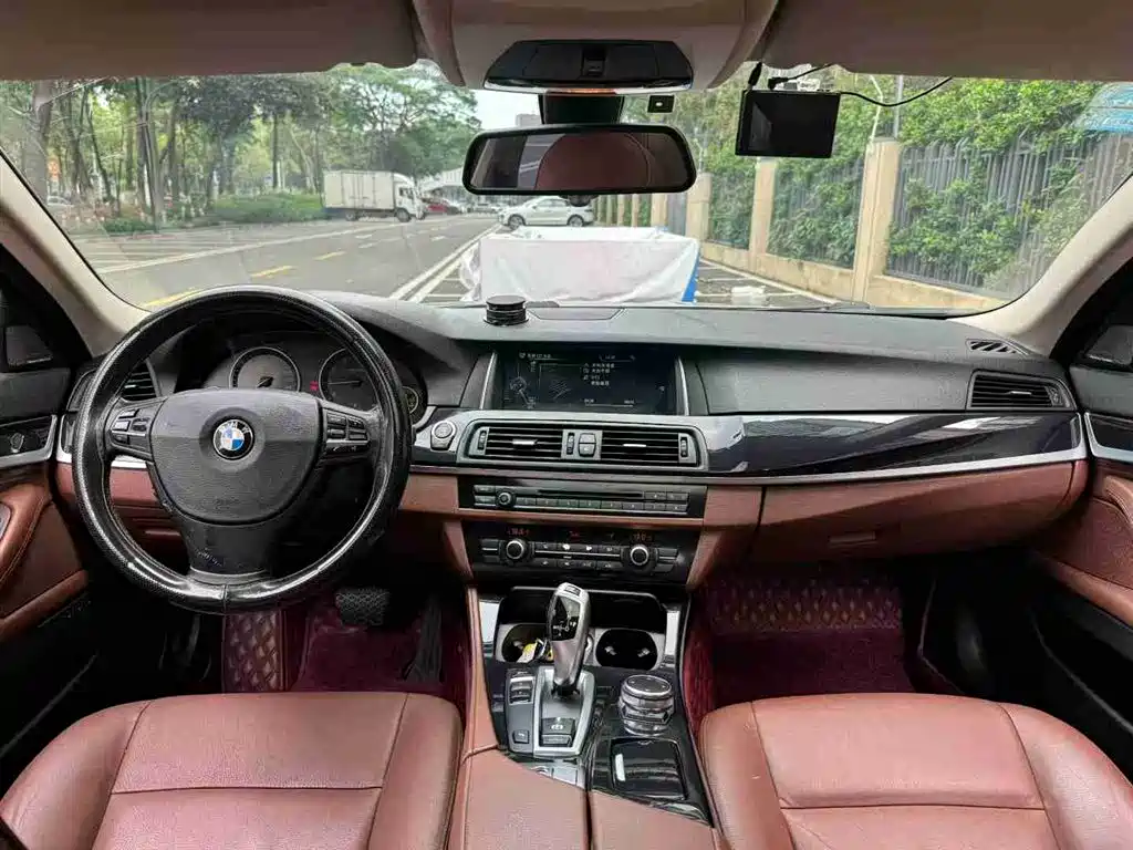 BMW 5 Series 2014 520Li Elegance фото 7