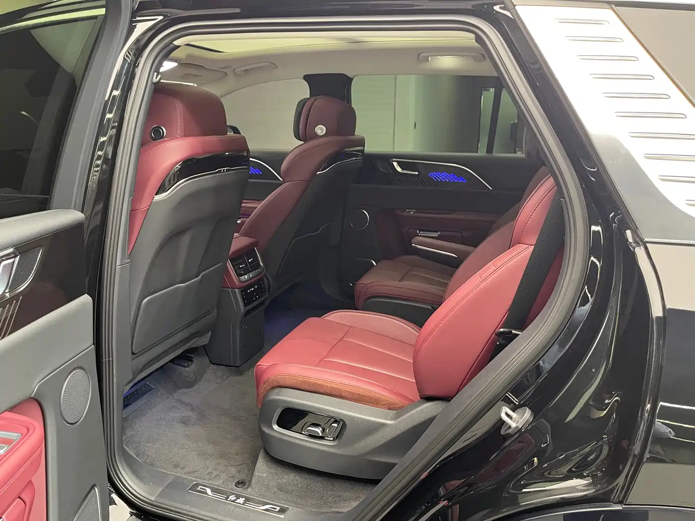 Hongqi E-HS9 2022 660km Qi Chang Edition (6-seater) фото 11
