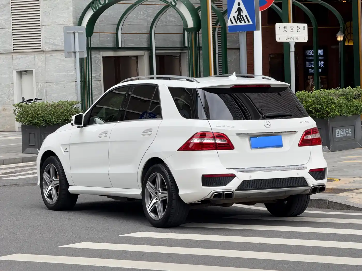 Mercedes-Benz M-Class AMG 2014 AMG ML 63 фото 4