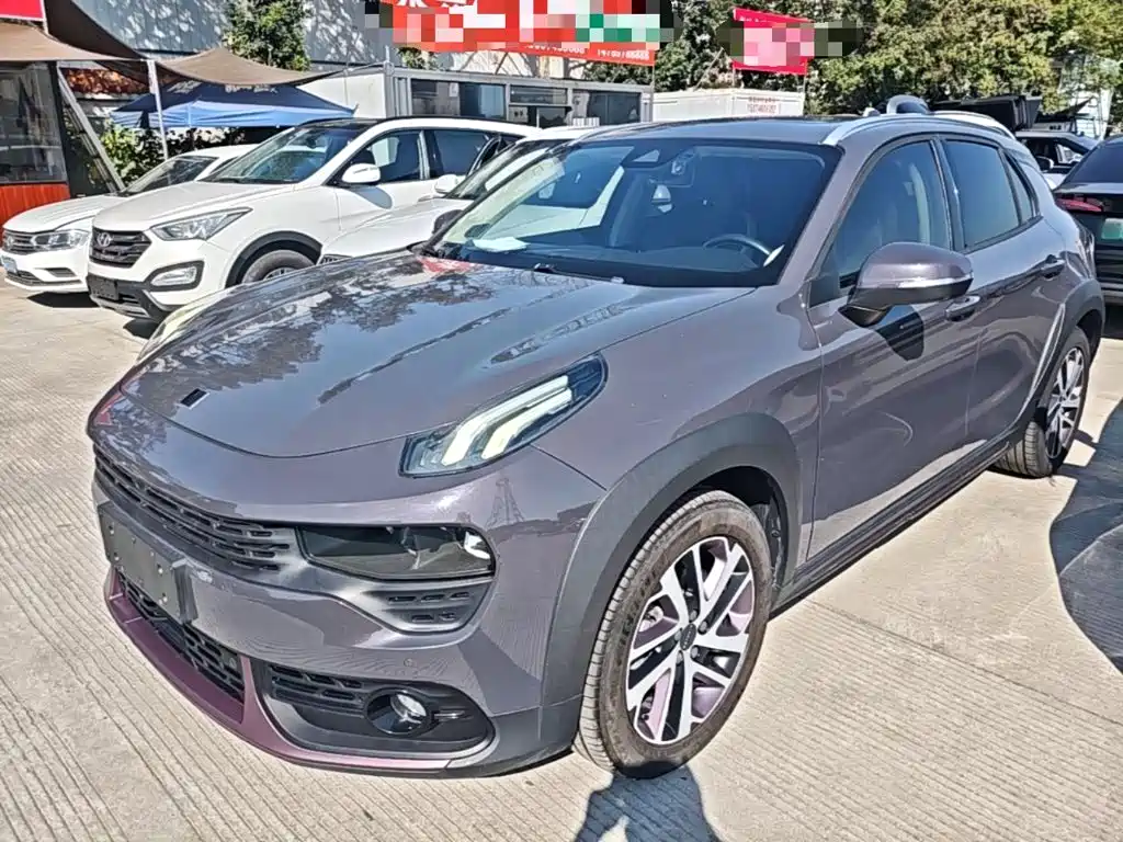 Photo 2 - Lynk & Co 02