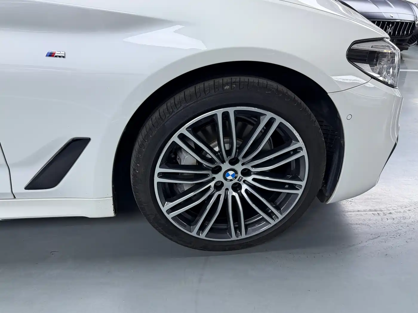 BMW 5 Series 2018 Facelift 530Li Leading M Sport Package фото 17