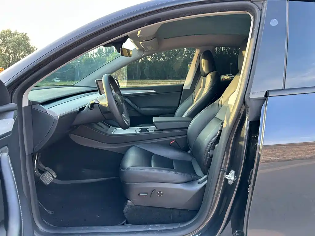 Фото 8 - Tesla Model Y