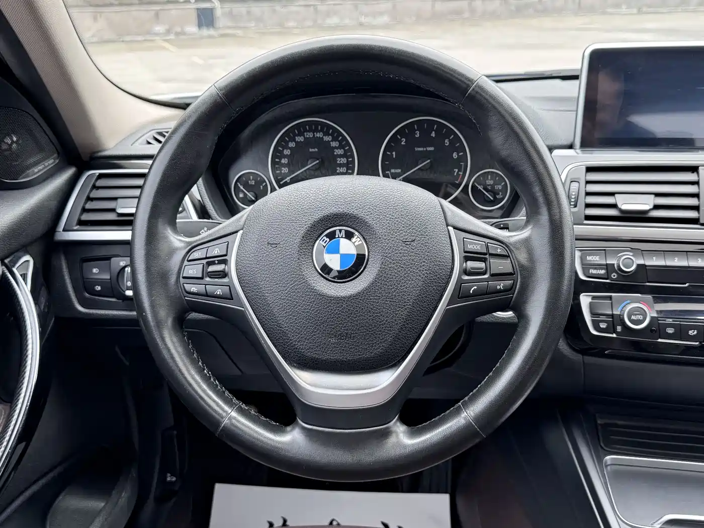 BMW 3 Series 2018 320Li Fashion Style фото 17
