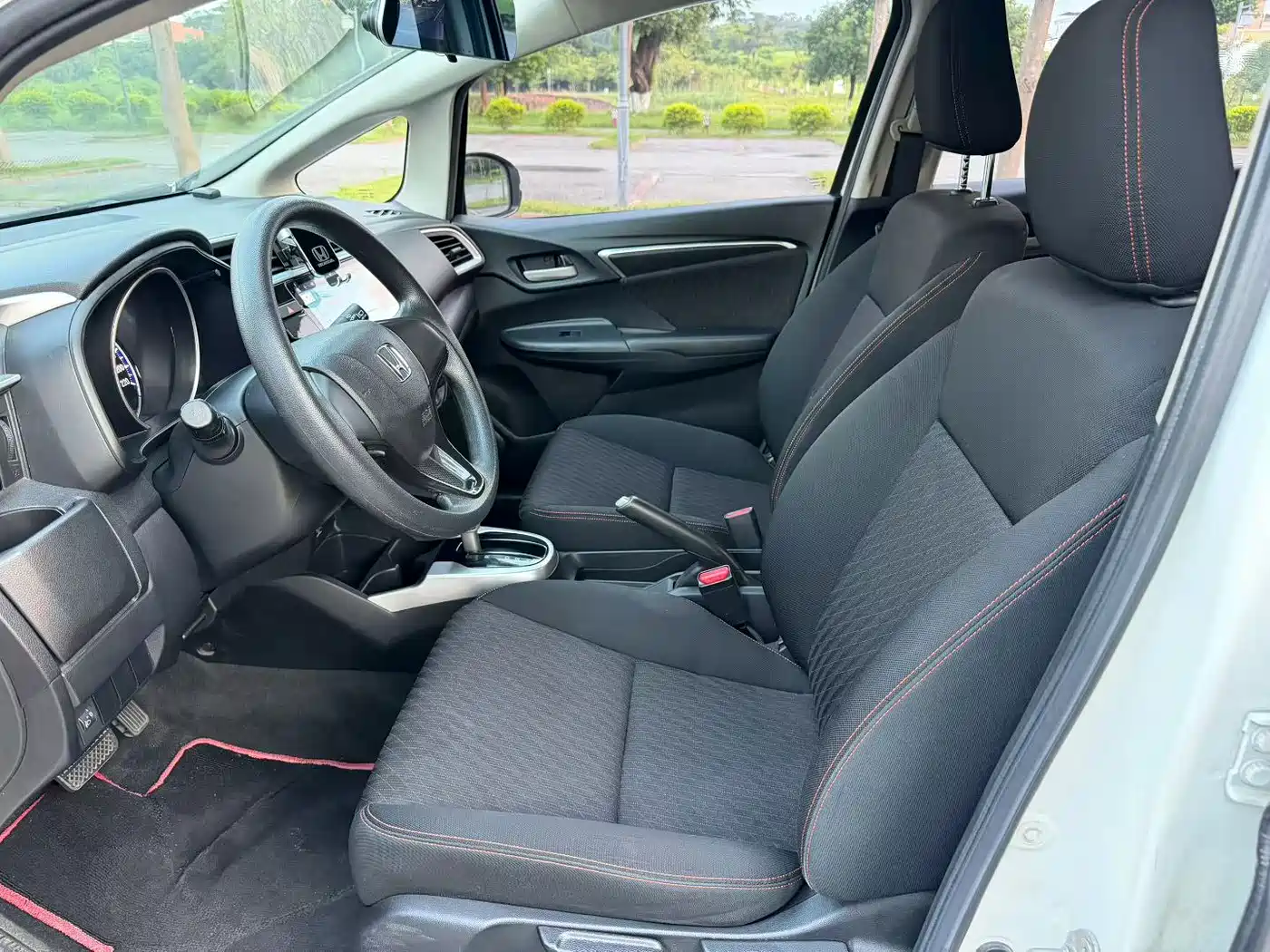 Фото 5 - Honda Fit