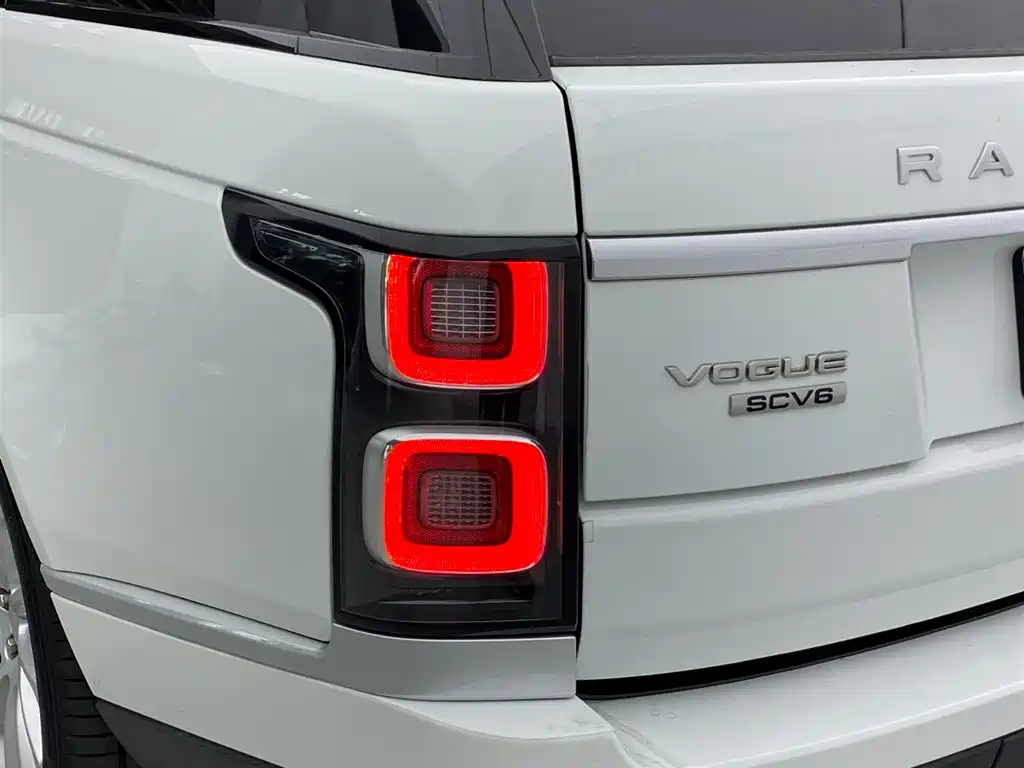 Land Rover Range Rover 2019 3.0 SCV6 Heritage Edition фото 12