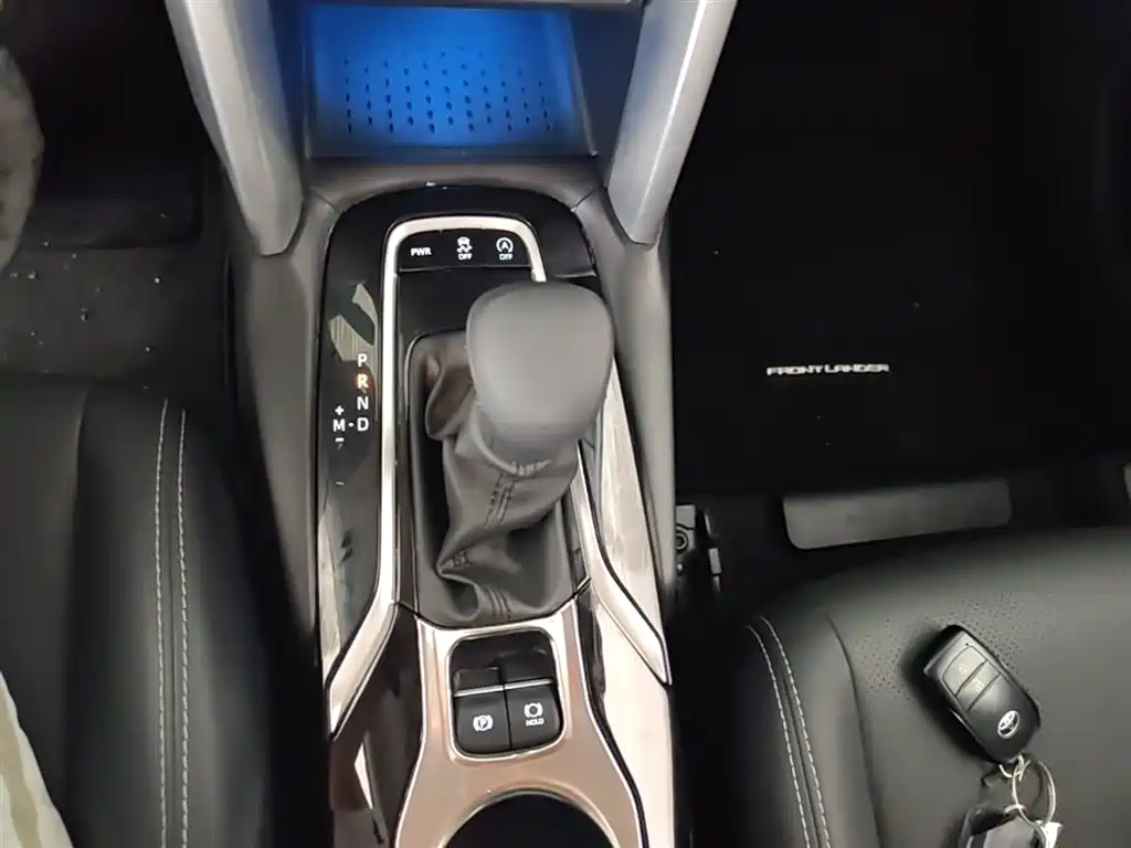 Toyota Frontlander 2023 2.0L CVT Luxury Edition фото 10