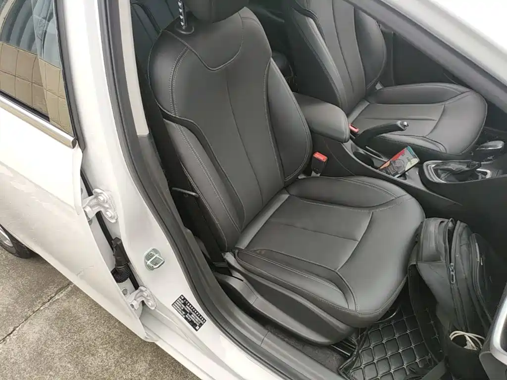Фото 25 - Buick Excelle