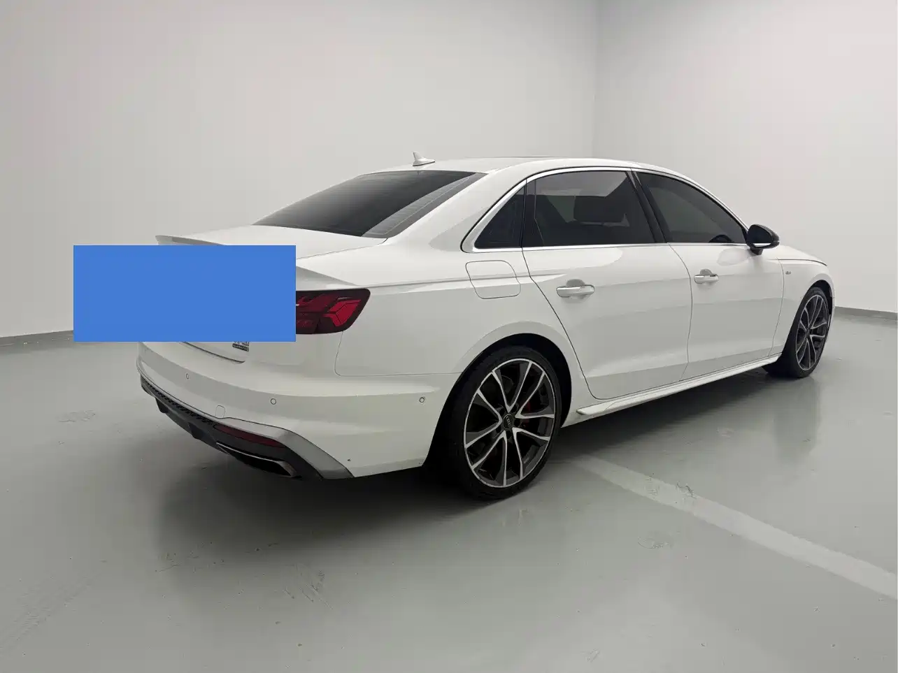 Фото 5 - Audi A4L