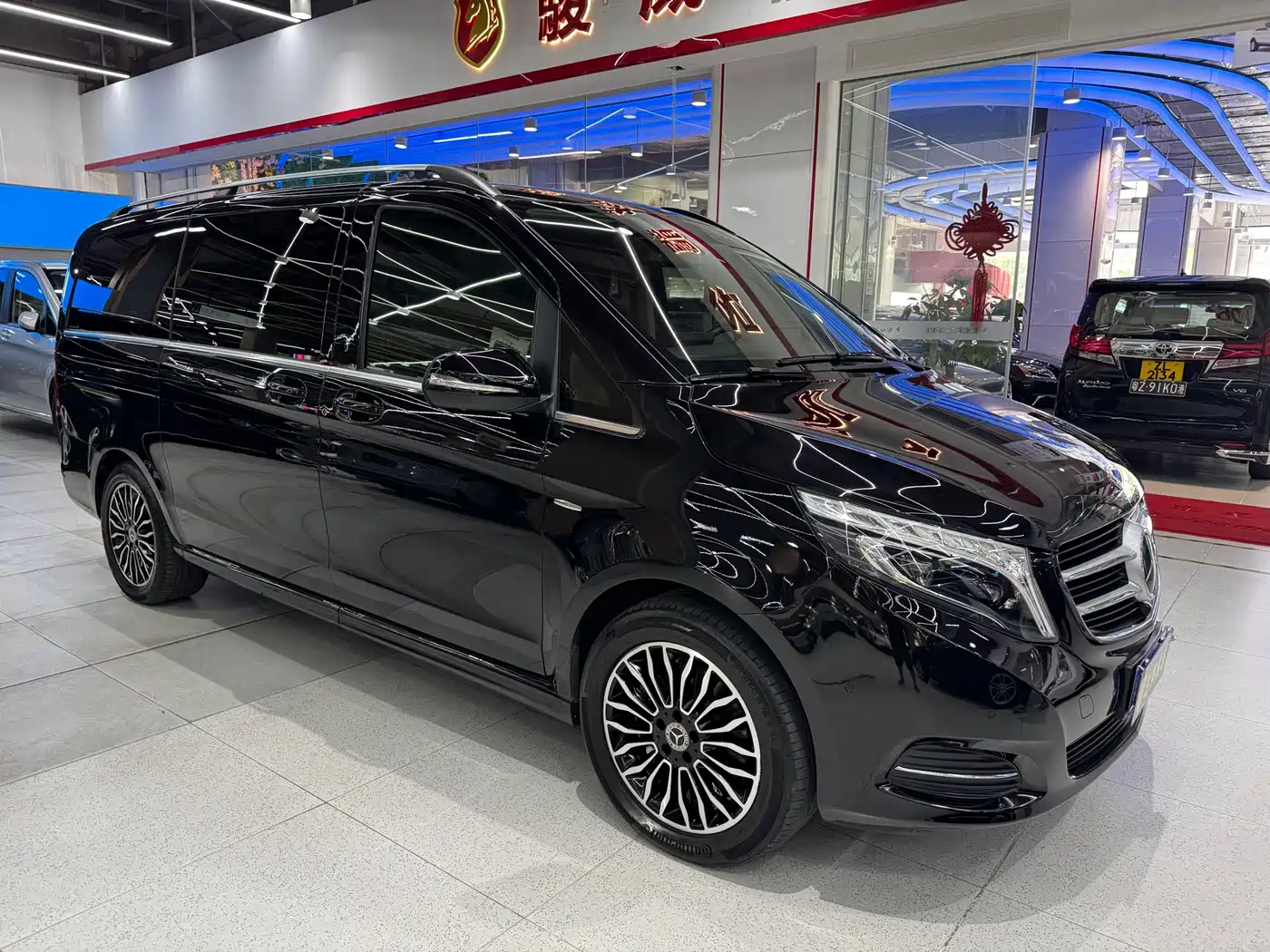 Mercedes-Benz V-Class 2020 V 260 Luxury Edition фото 4
