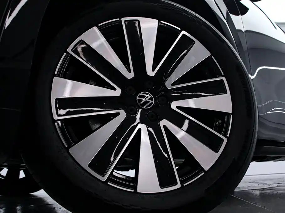 Volkswagen Teramont 2025 Model Teramont Pro 450TSI 4WD Cross Country Edition фото 16