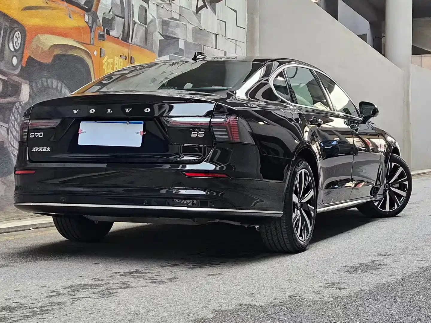 Photo 3 - Volvo S90
