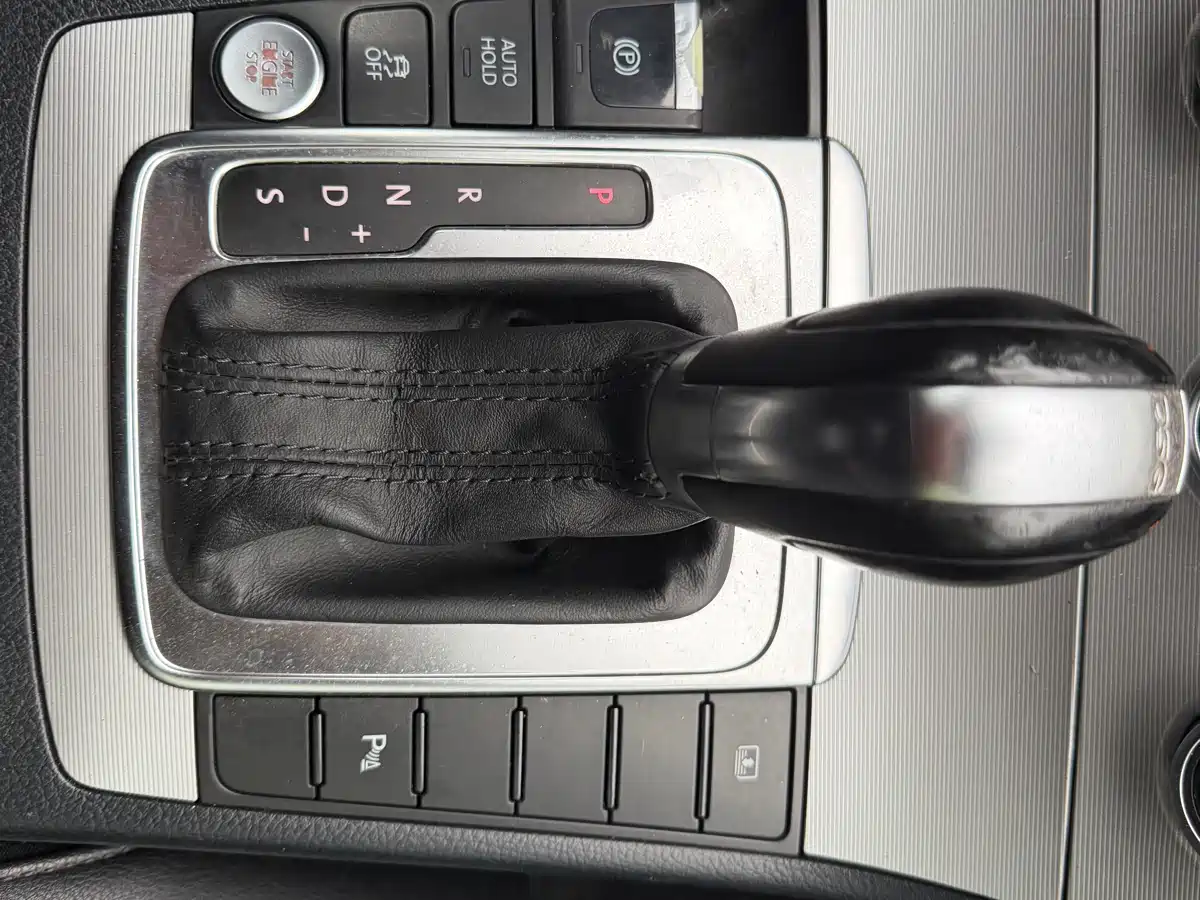 Volkswagen Magotan 2013 2.0TSI Premium фото 24