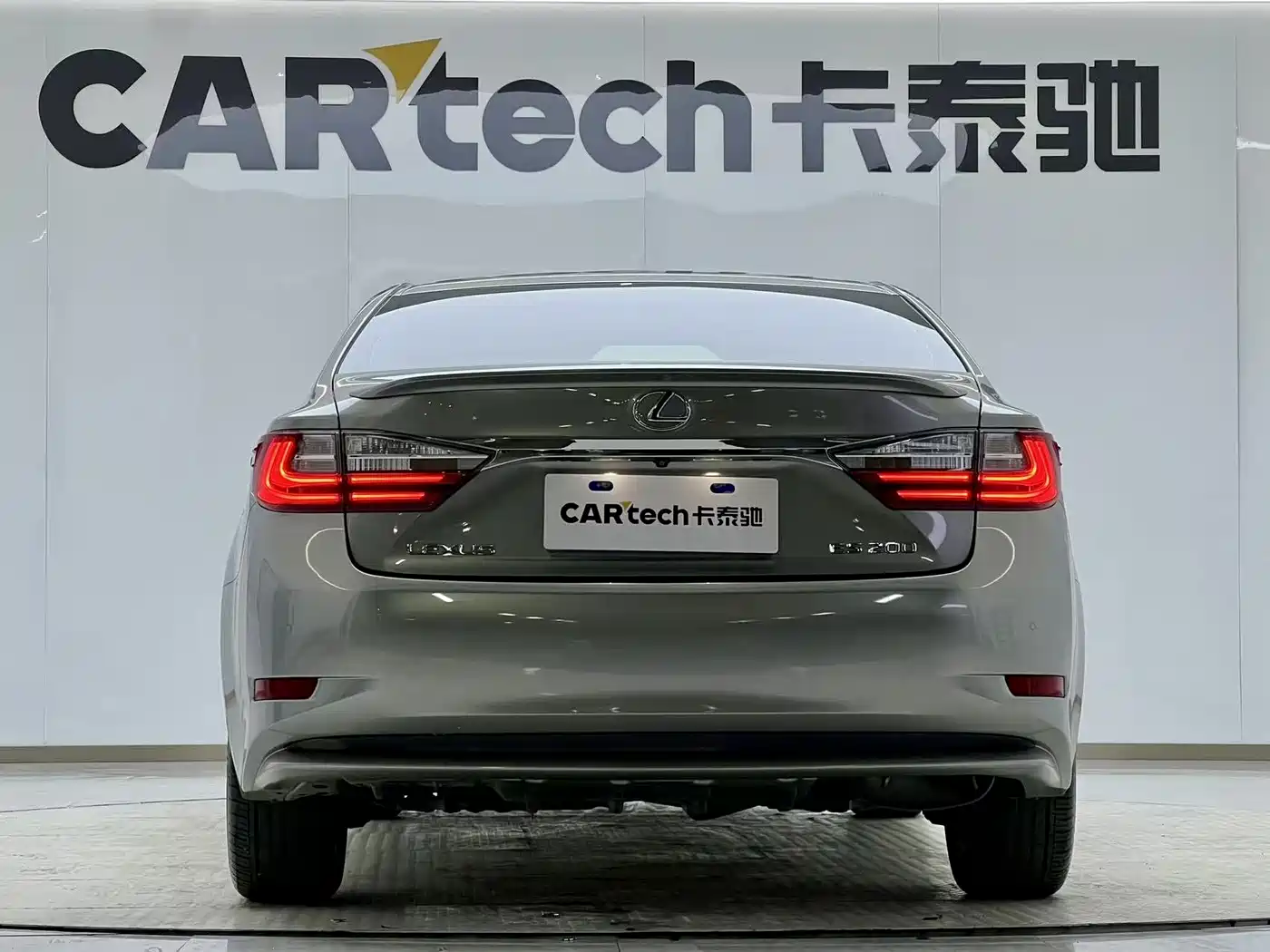 Lexus ES 2015 200 Elite Edition фото 16