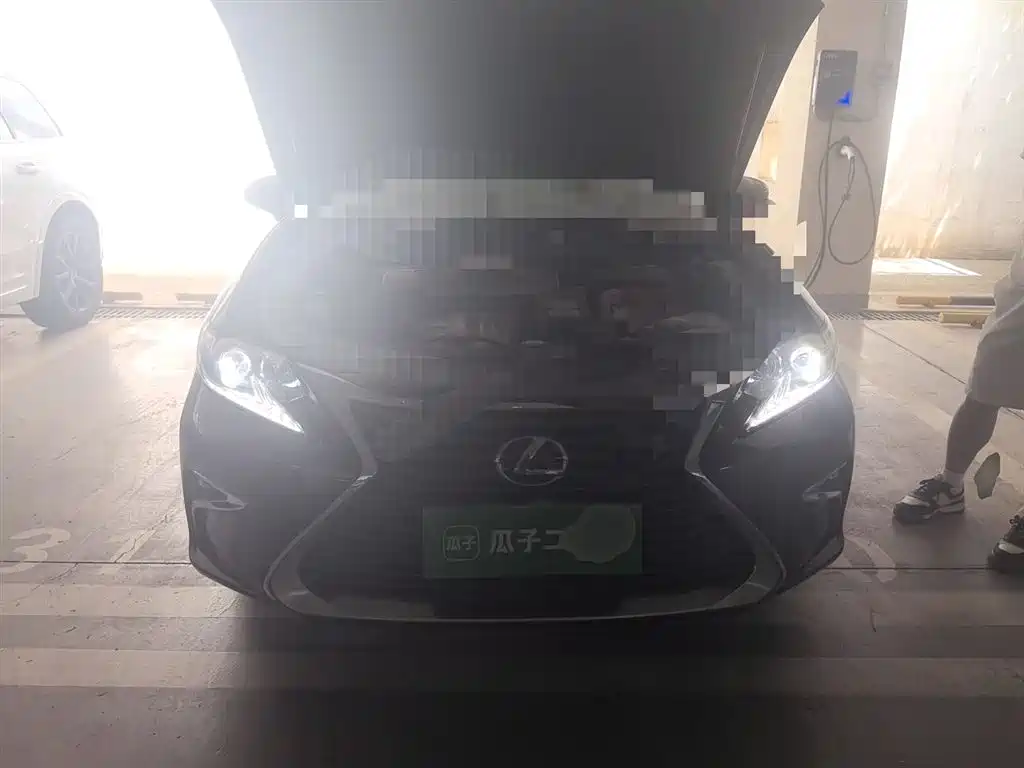 Lexus ES 2015 300h Comfort Edition фото 11