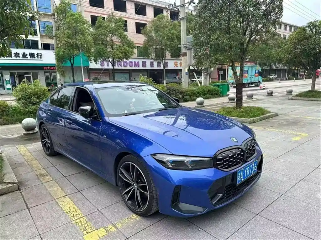BMW 3 Series 2023 330i M Sport Shadow Edition фото 3