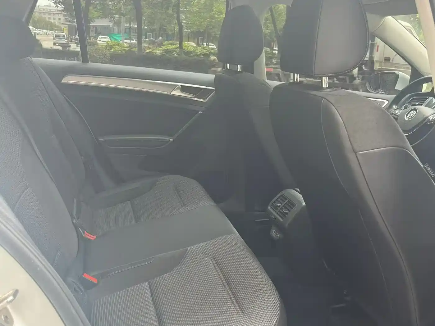 Volkswagen Golf 2020 Beloved Edition 280TSI DSG Comfort фото 9