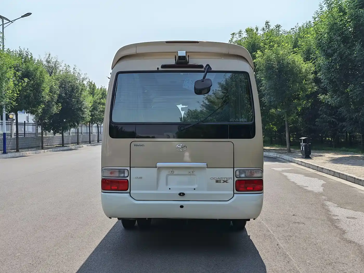 Toyota Coaster 2007 2.7L Gasoline Premium Edition 20-seater фото 3