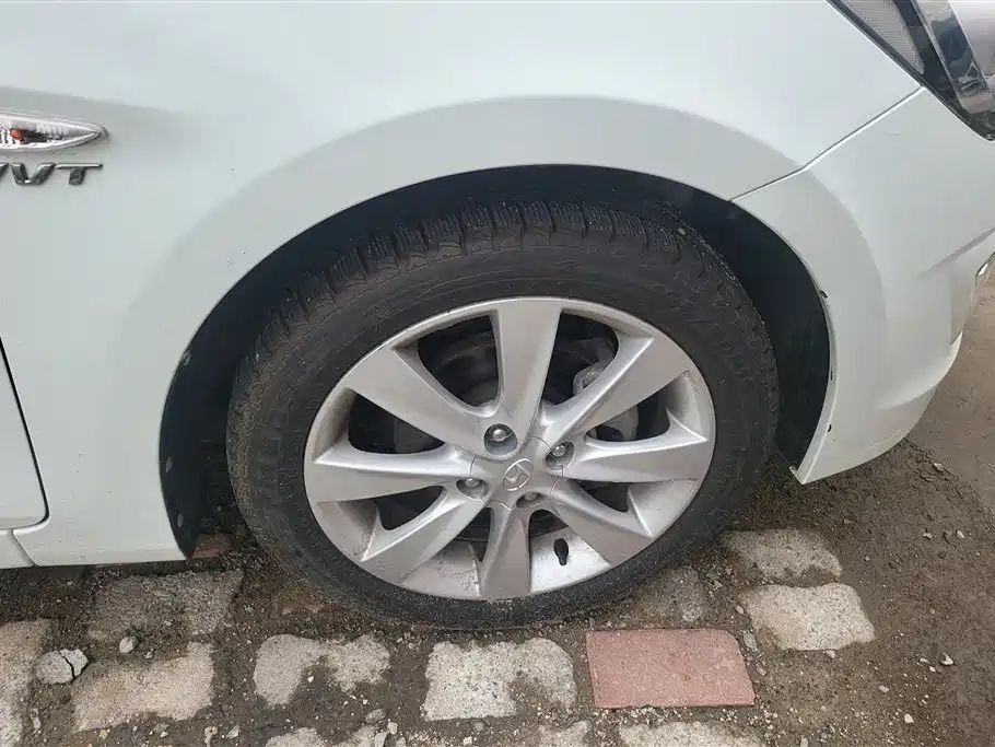 Hyundai Reina 2014 Model 1.4L Automatic GLX фото 6
