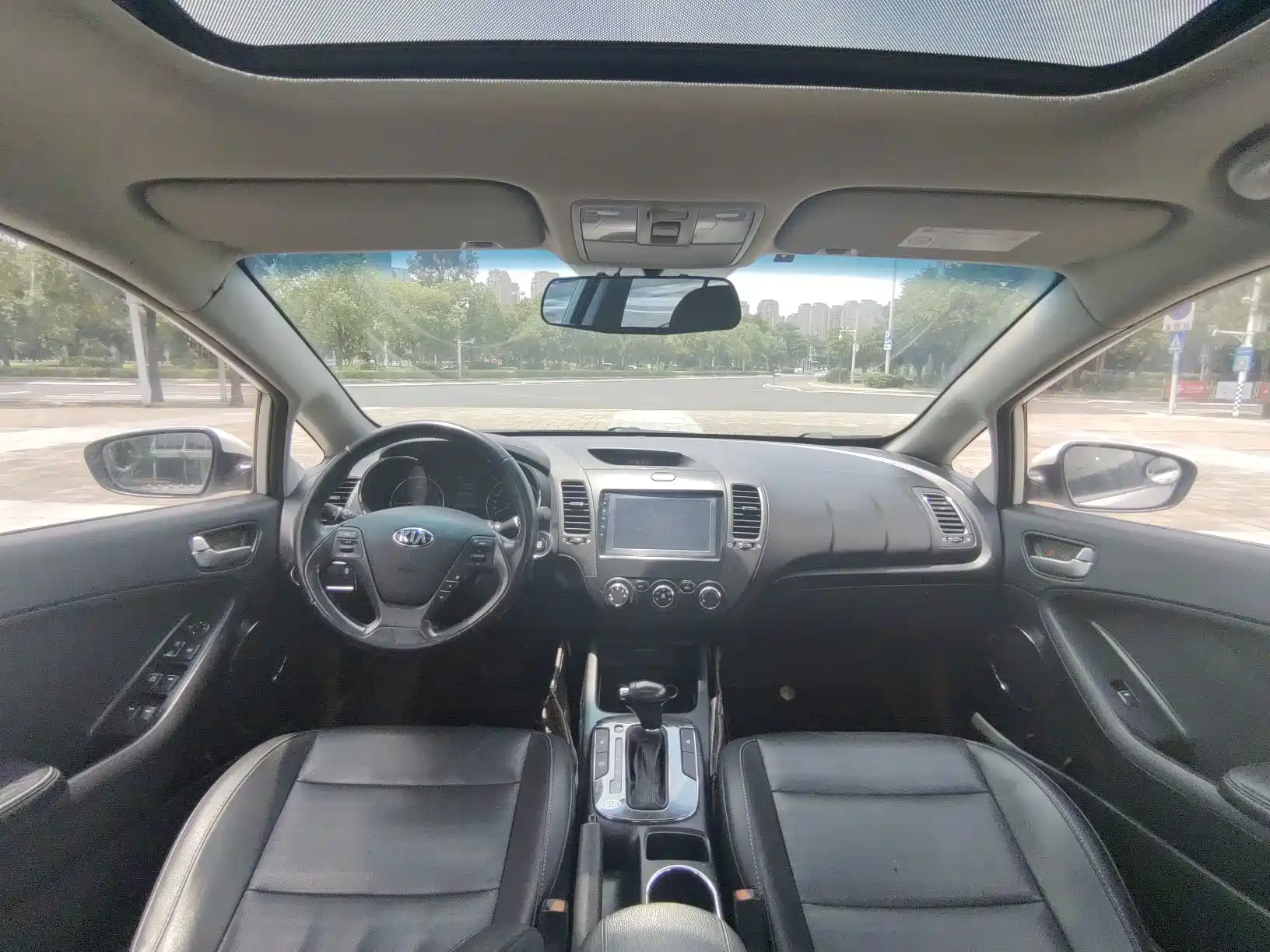 Photo 12 - Kia K3
