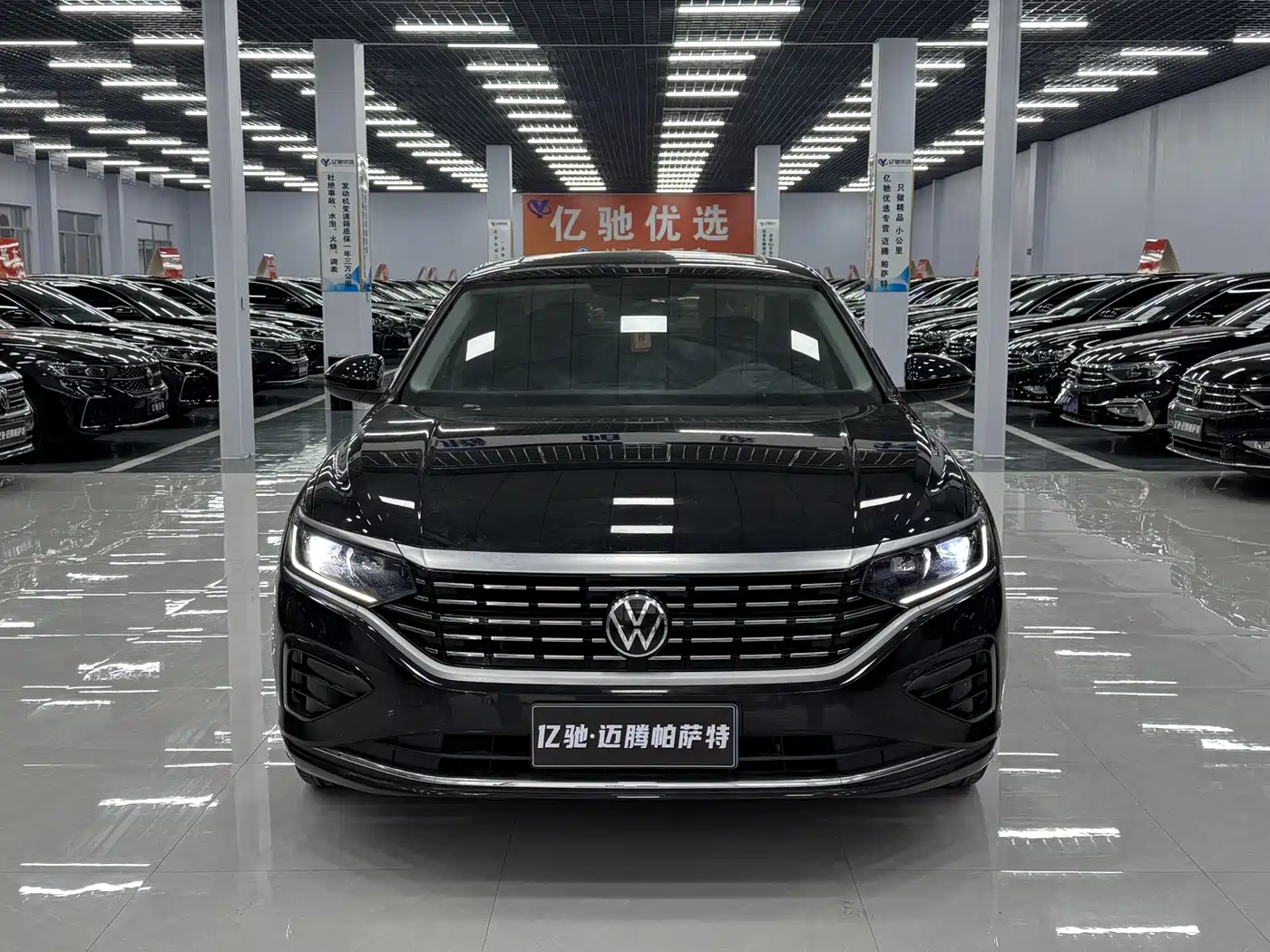 Volkswagen Passat 2023 330TSI Elite Edition фото 2