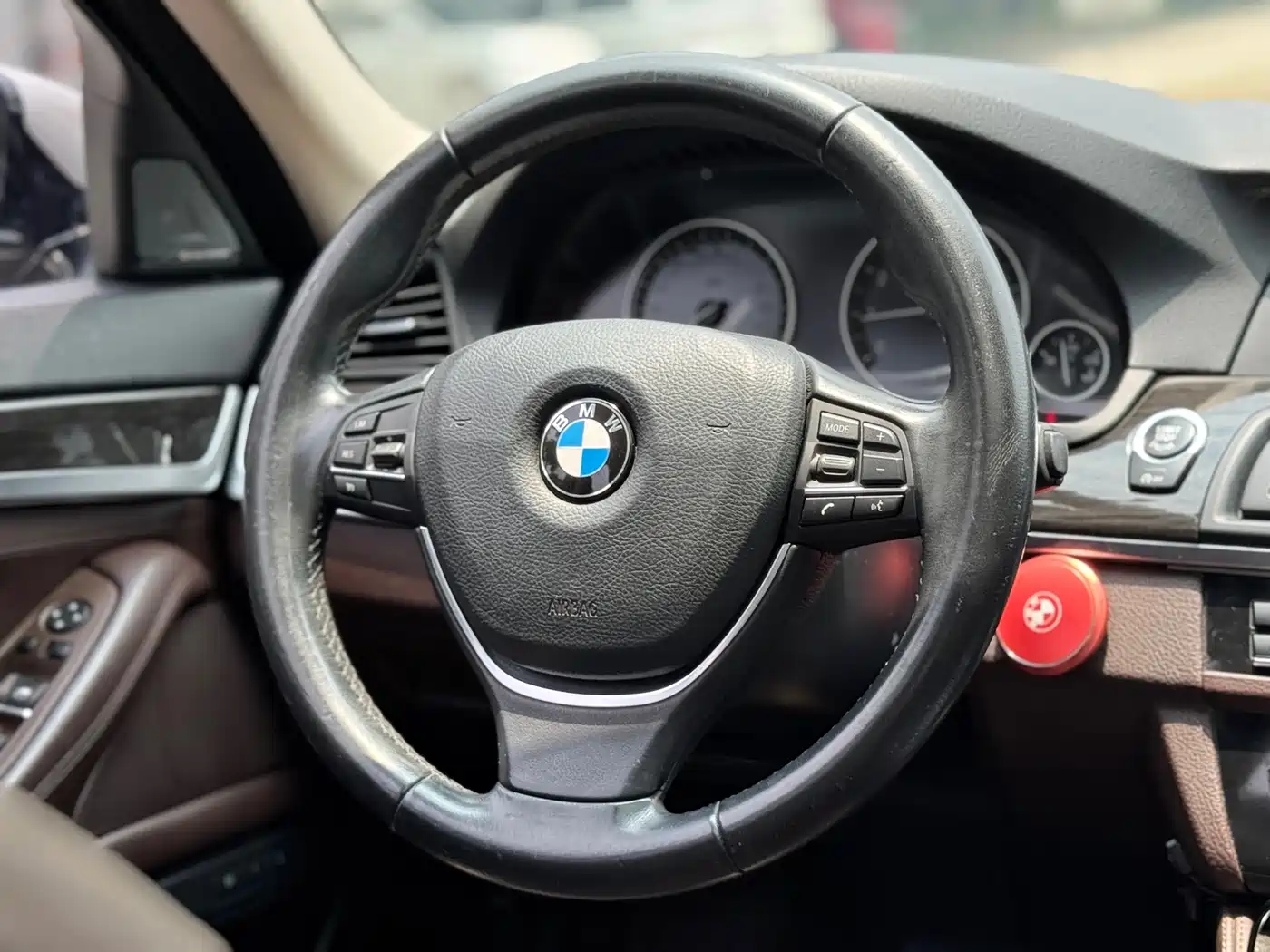BMW 5 Series 2014 525Li Luxury Design Package фото 13