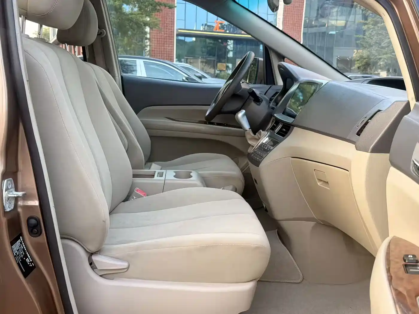 BYD M6 2015 2013 2.0L Manual Comfort