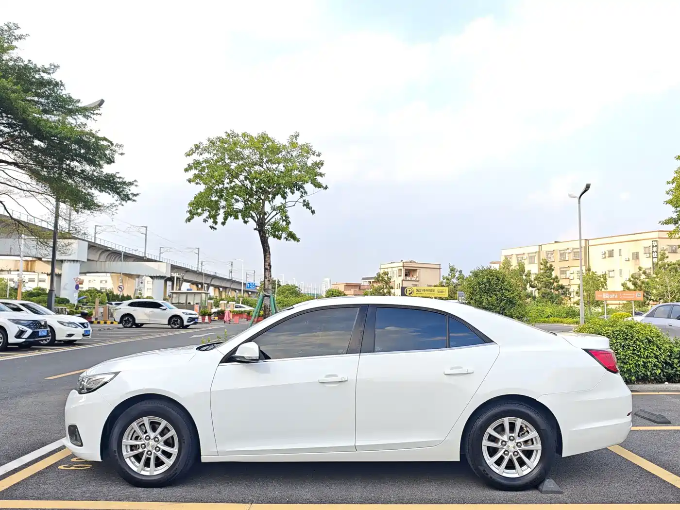 Фото 4 - Chevrolet Malibu