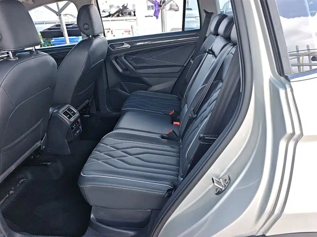 Volkswagen Tiguan L 2022 330TSI Automatic 2WD Smart Edition фото 17