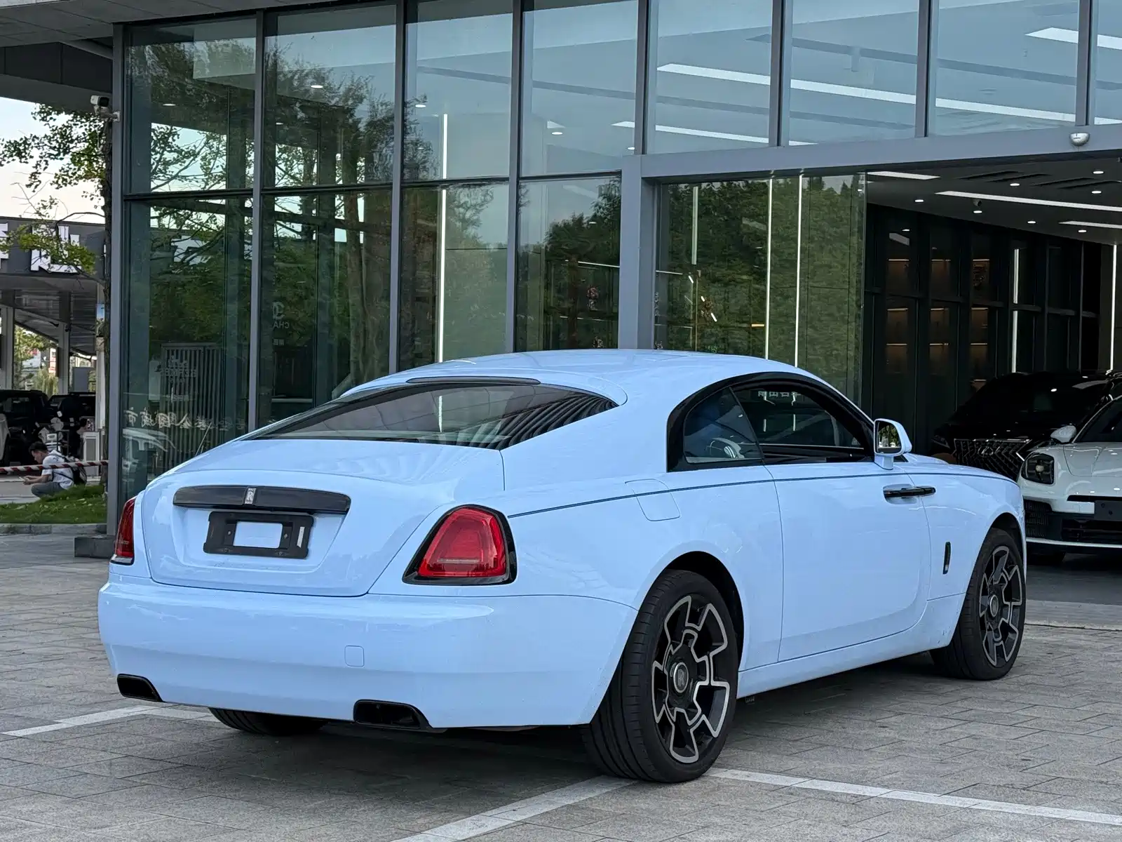 Фото 16 - Rolls-Royce Wraith