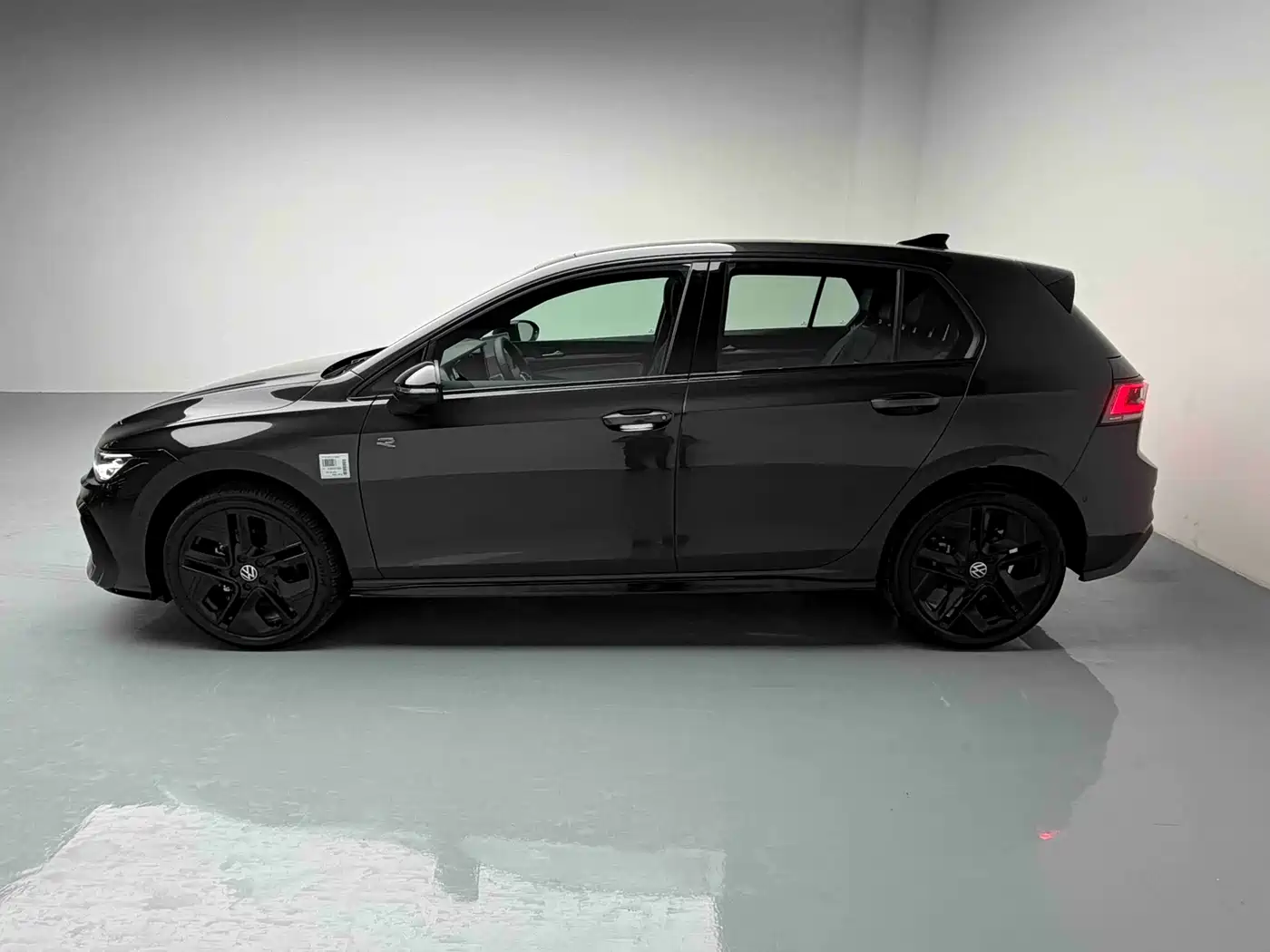 Volkswagen Golf 2026 2025 Facelift 300TSI R-Line
