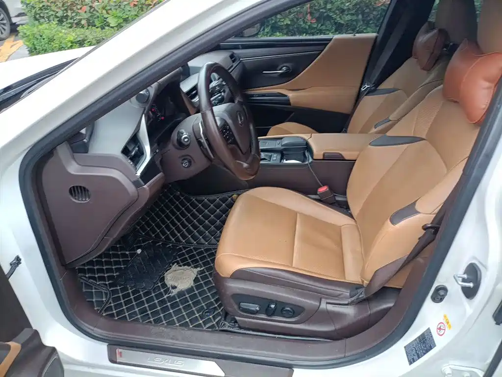 Lexus ES 2018 200 Excellence Edition China V фото 8