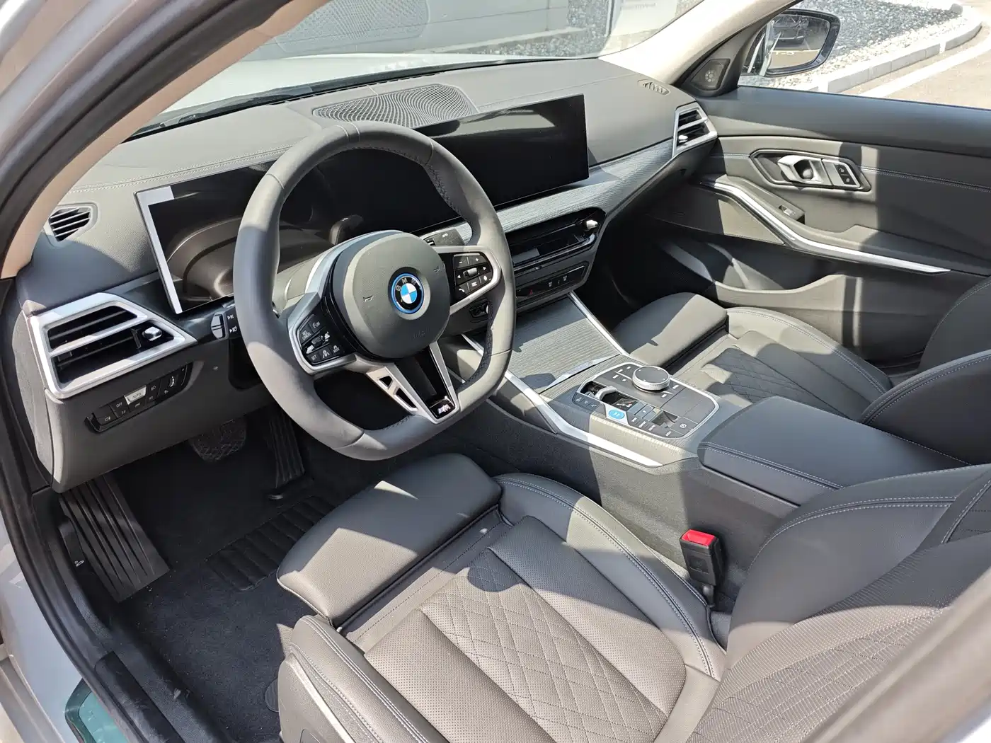 BMW i3 2025 eDrive 40 L Shadow Night Sport Package фото 6