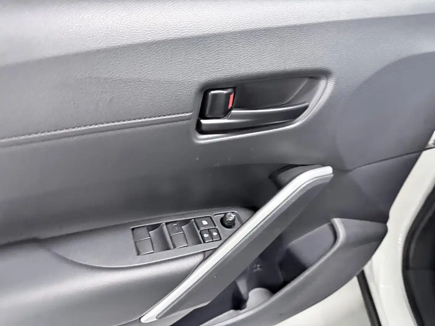 Toyota Frontlander 2023 2.0L CVT Sport Edition фото 5