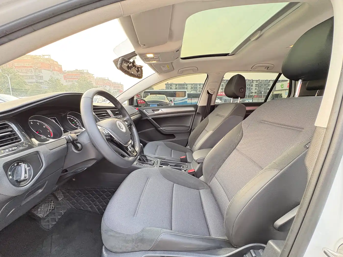 Volkswagen Golf 2020 280TSI DSG Comfort фото 7