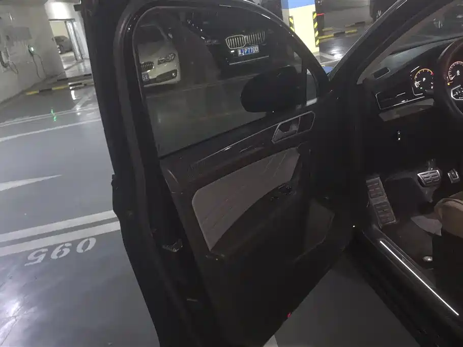 Volkswagen Tiguan X 2021 330TSI 2WD Premium Edition фото 7