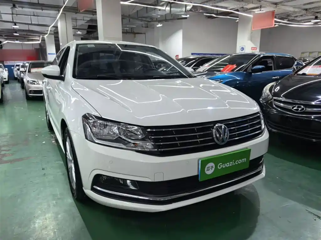 Volkswagen Lavida 2017 1.6L Automatic Comfort Edition фото 4