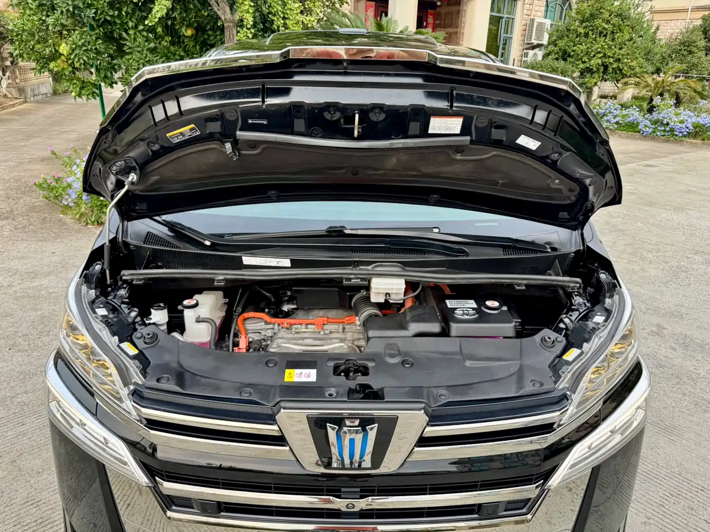 Toyota Vellfire 2023 Crown Hybrid 2.5L HV Premium фото 4
