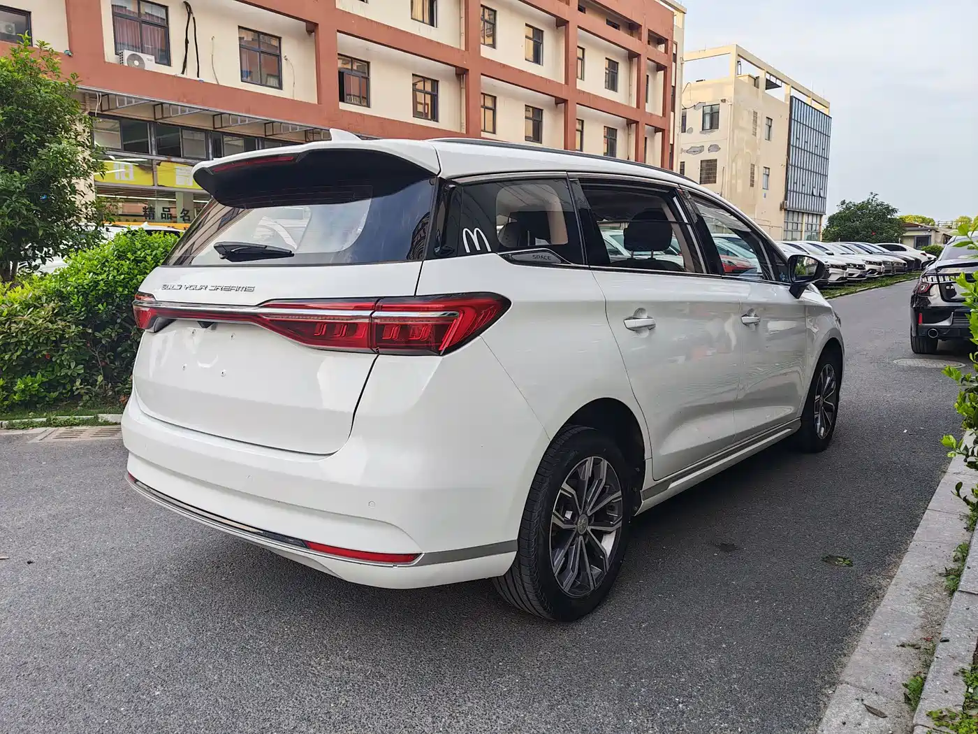 BYD Song MAX 2021 Upgrade 1.5T Automatic Luxury Edition 6-Seater фото 6