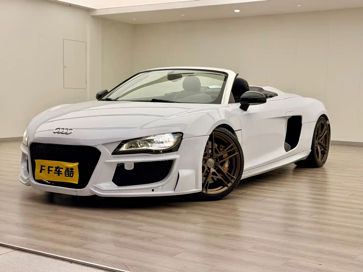Audi R8 2011 Spyder 5.2 FSI quattro фото 2