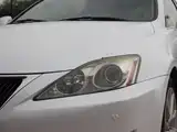 Photo 10 - Lexus IS
