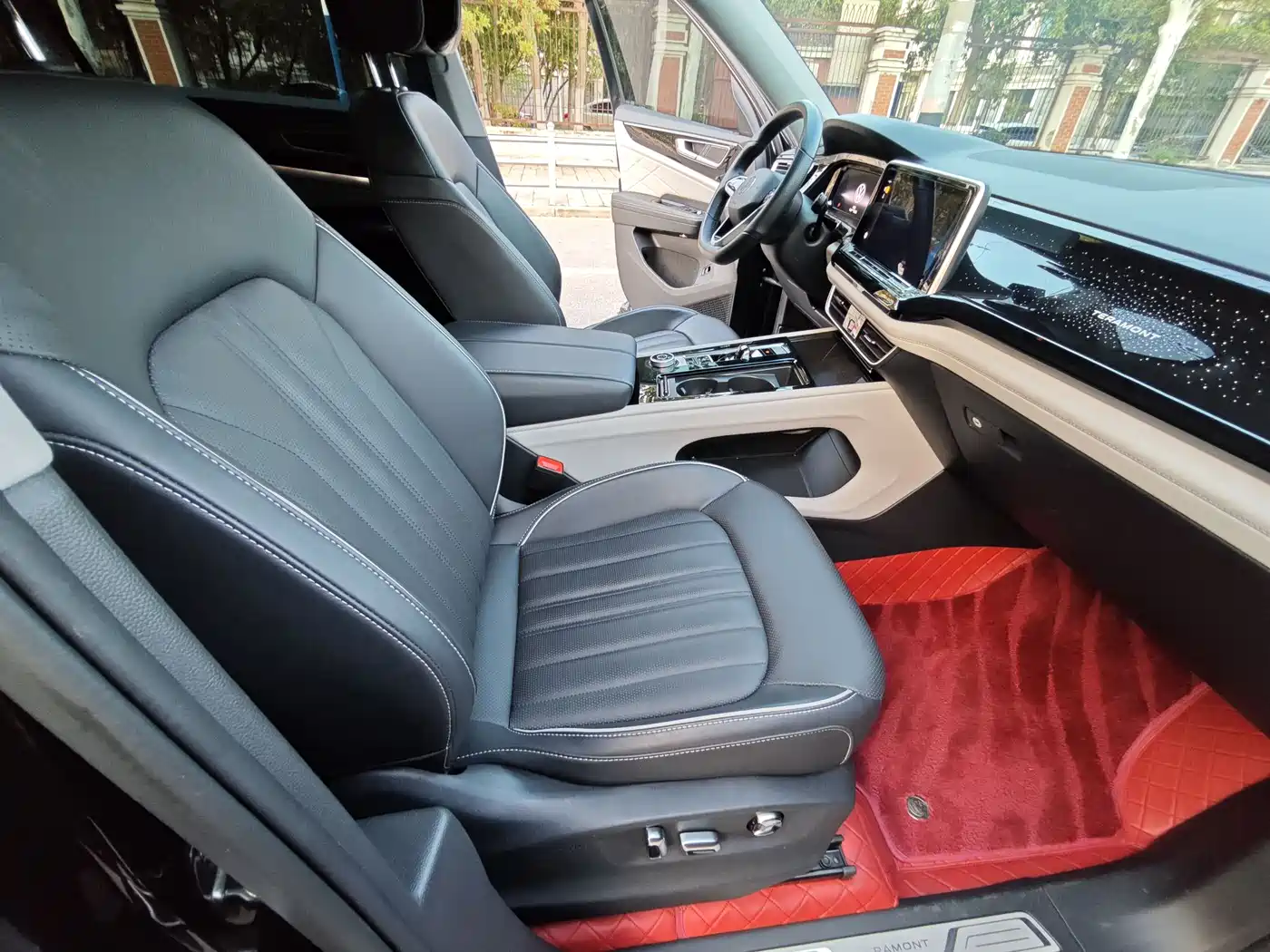 Volkswagen Teramont 2023 530 V6 AWD Premium Luxury Edition фото 12