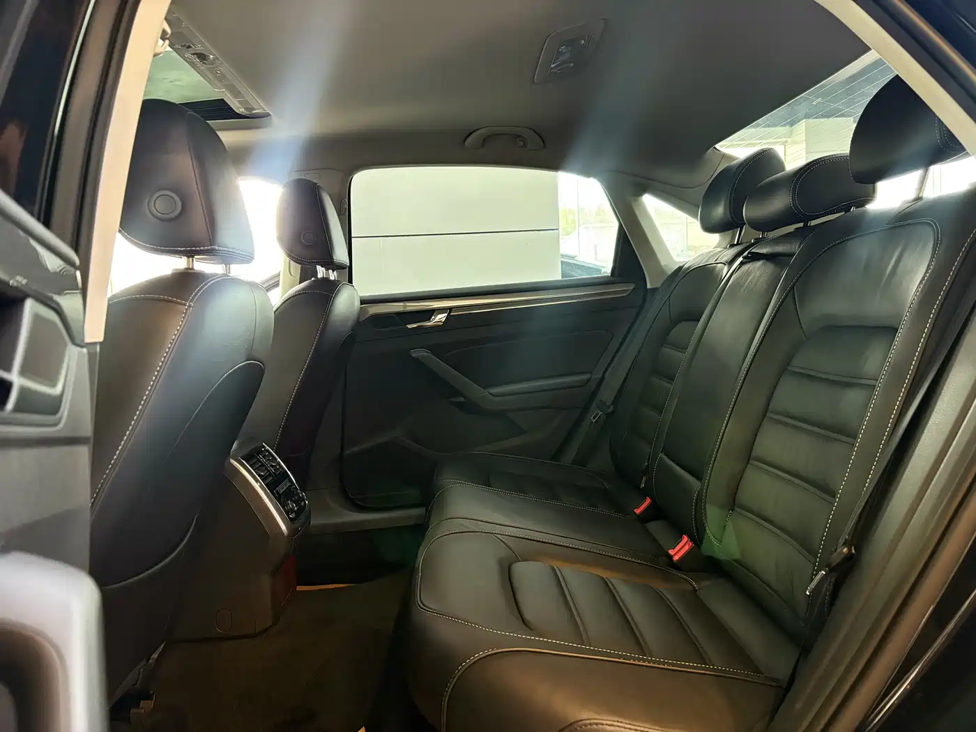 Volkswagen Passat 2017 330TSI DSG Prestige фото 10