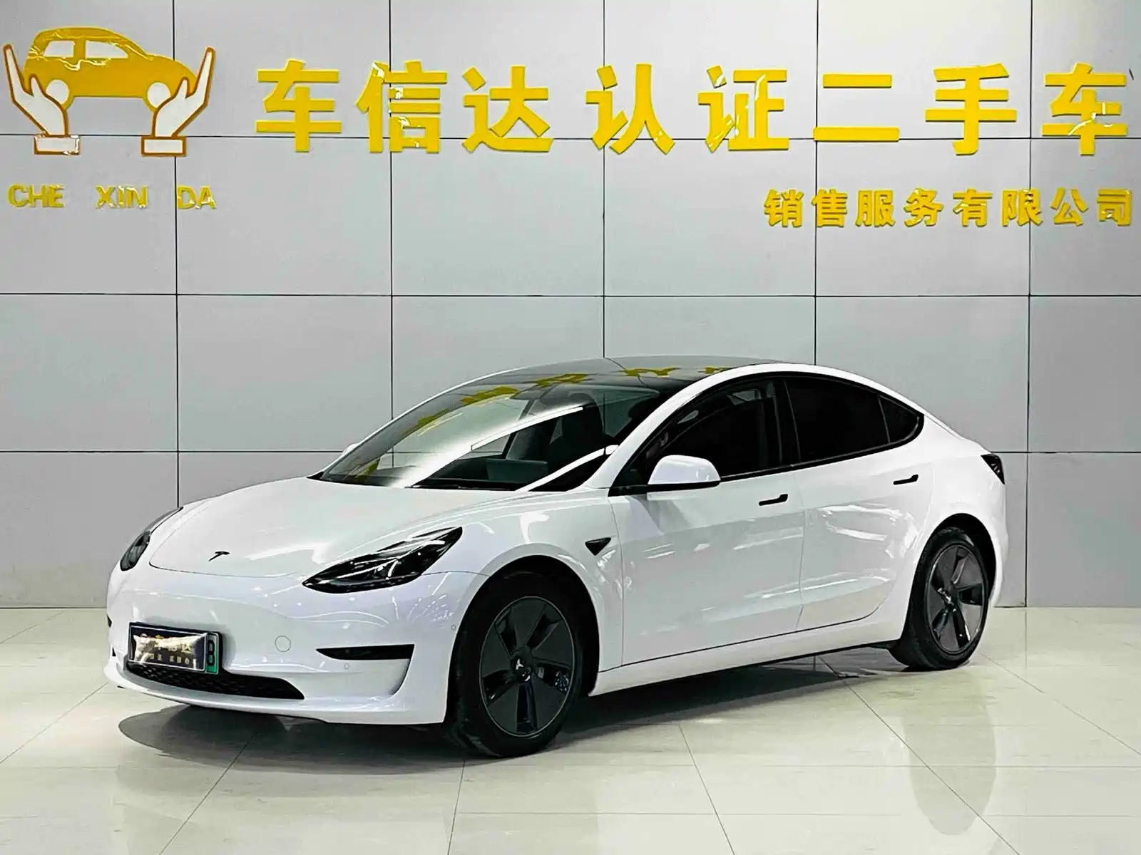 Фото 1 - Tesla Model 3