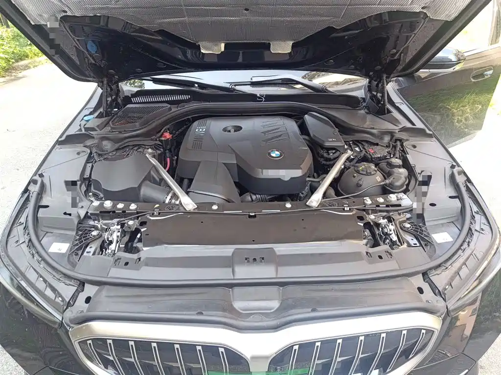 BMW 5 Series 2025 530Li Premium M Sport Package фото 11