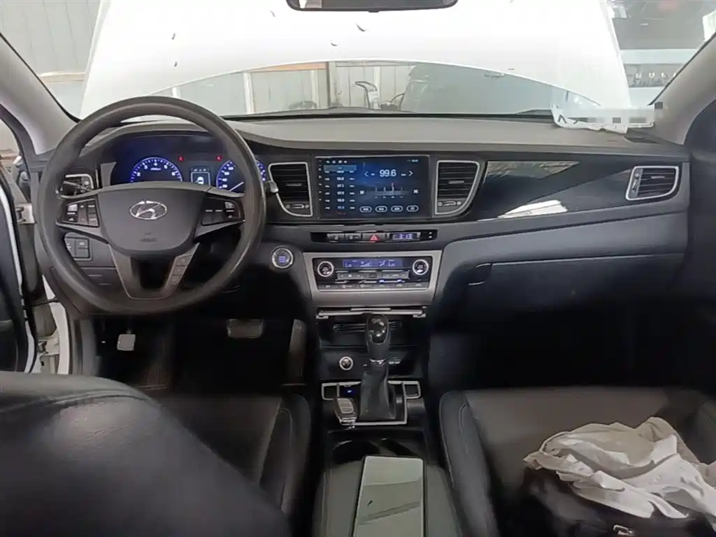 Hyundai Mistra 2014 1.8L Auto Smart GLS фото 10