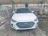 Фото 3 - Hyundai Elantra