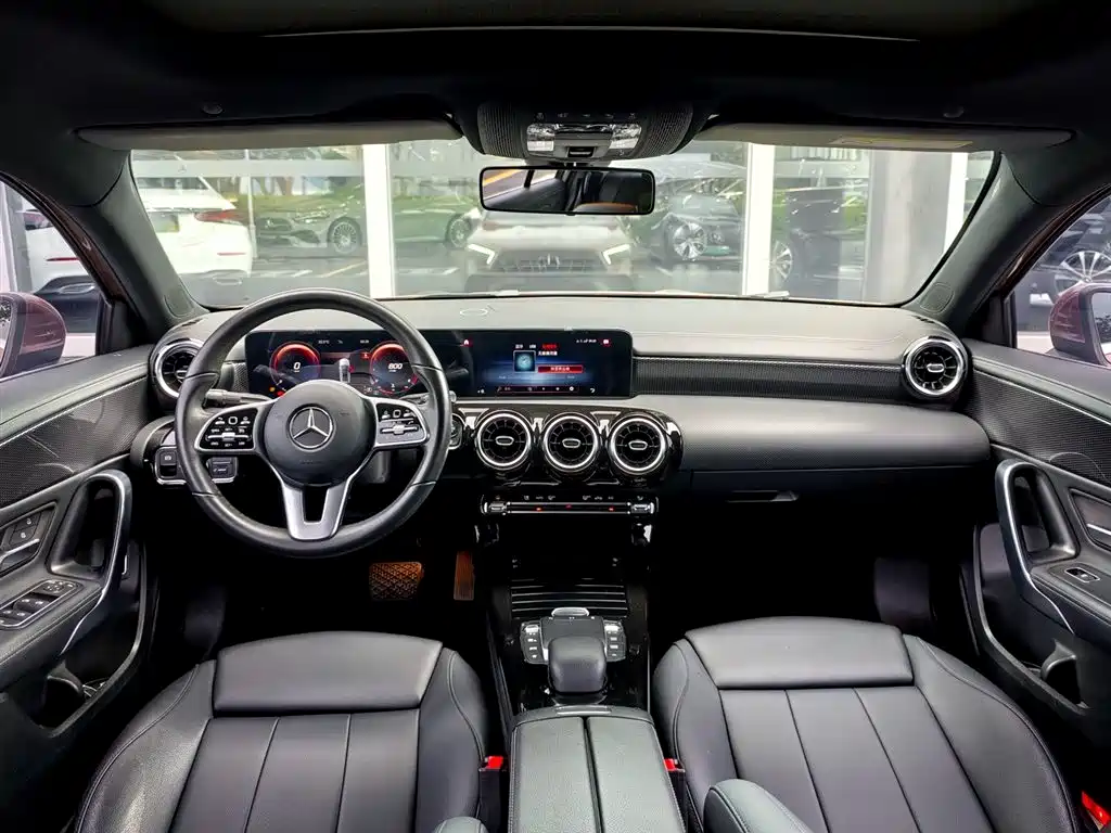 Mercedes-Benz A-Class 2020 Facelift A 200 L Sport Sedan Dynamic фото 12